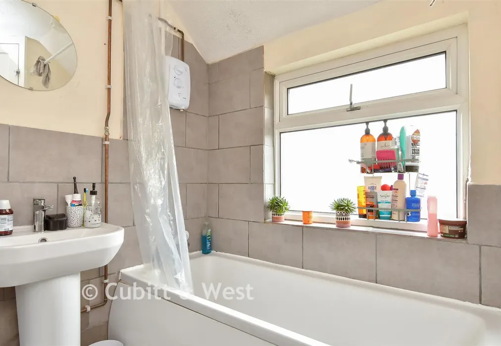 Bathroom - Wilmington Way, Brighton, East Sussex - Wards of Kent