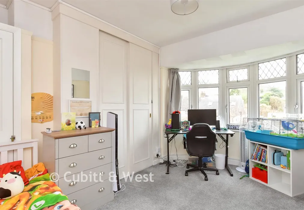 Bedroom 1 - Wilmington Way, Brighton, East Sussex - Wards of Kent