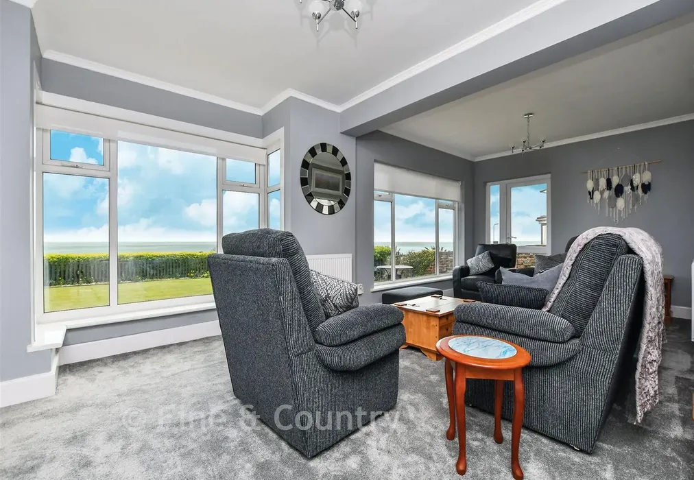 Sun Lounge - Western Esplanade, Broadstairs, Kent - Wards of Kent