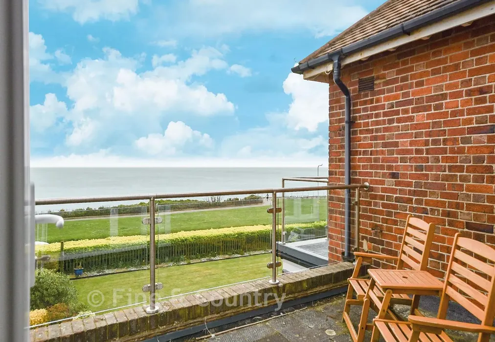 Balcony - Western Esplanade, Broadstairs, Kent - Wards of Kent