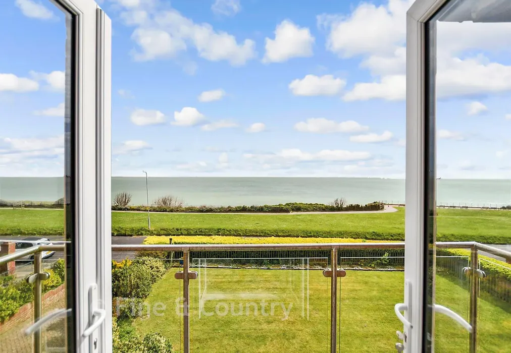 Views - Western Esplanade, Broadstairs, Kent - Wards of Kent