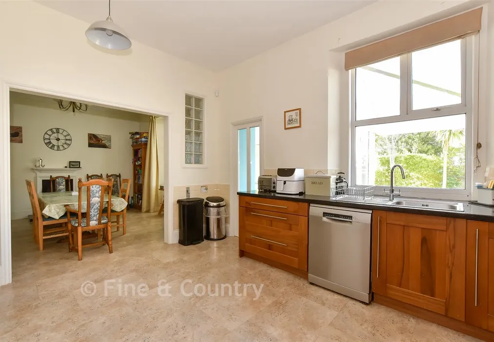 Kitchen - The Strand, Ryde, Isle of Wight - Wards of Kent
