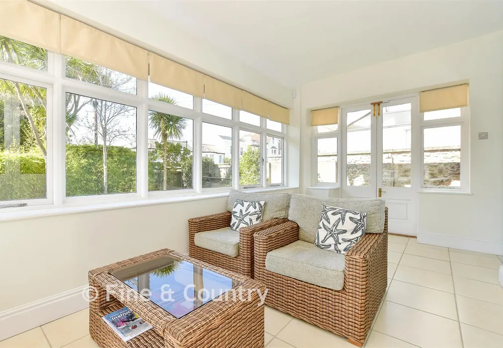 Sun Room - The Strand, Ryde, Isle of Wight - Wards of Kent