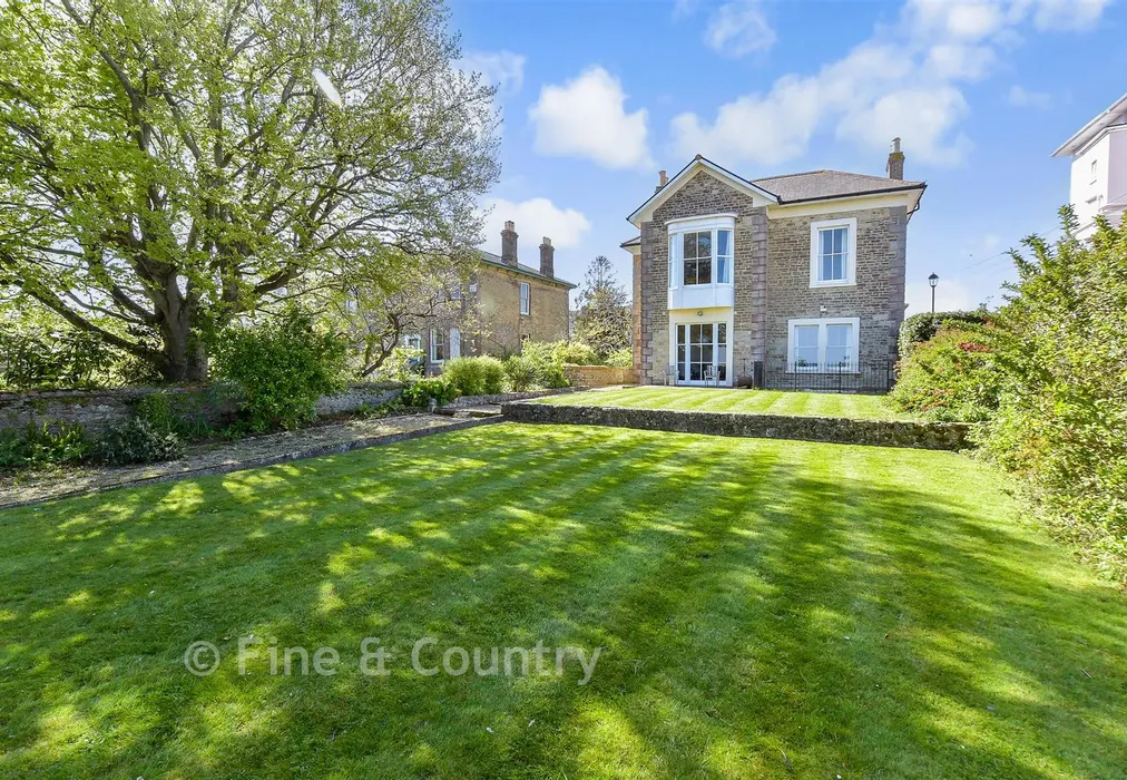 Rear Garden - The Strand, Ryde, Isle of Wight - Wards of Kent