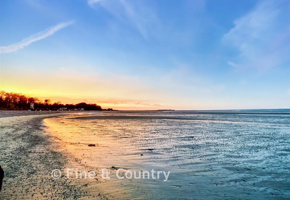 Sunset - The Strand, Ryde, Isle of Wight - Wards of Kent