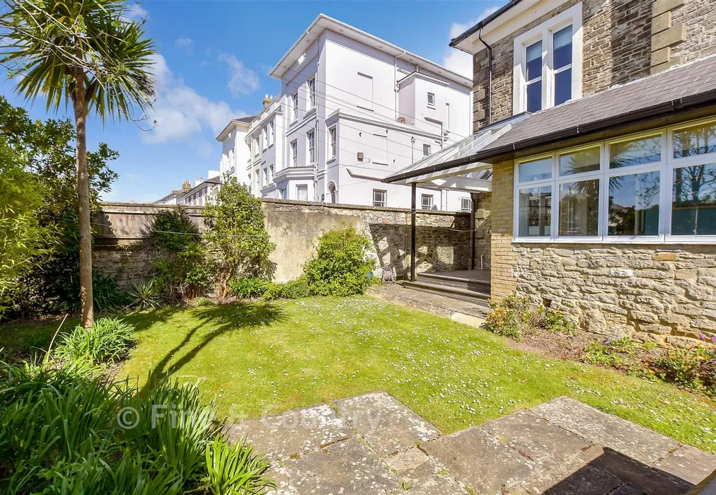 Front Garden - The Strand, Ryde, Isle of Wight - Wards of Kent