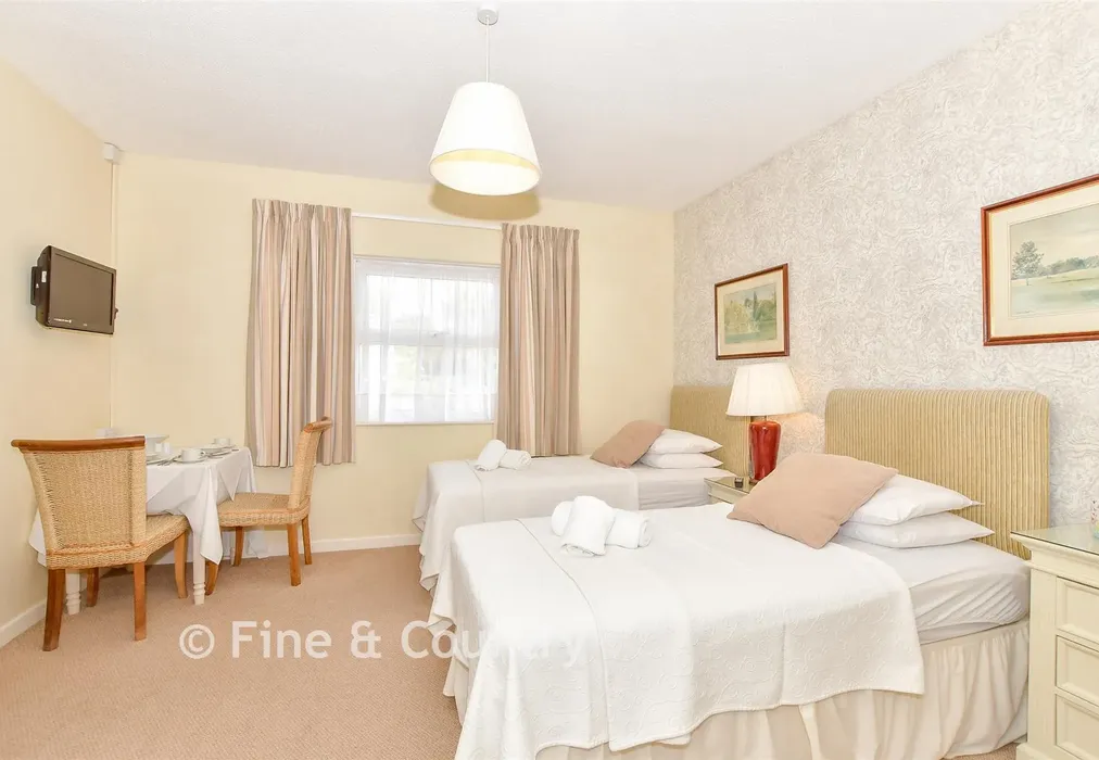 Room 5 - Highfield Road, Shanklin, Isle of Wight - Wards of Kent