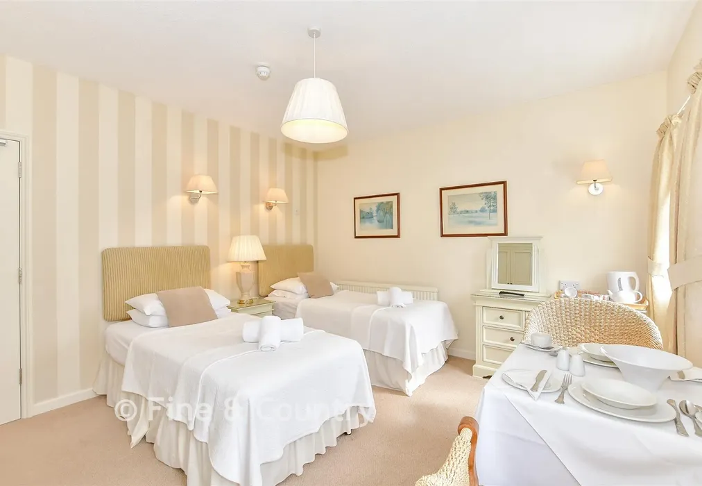 Room 8 - Highfield Road, Shanklin, Isle of Wight - Wards of Kent