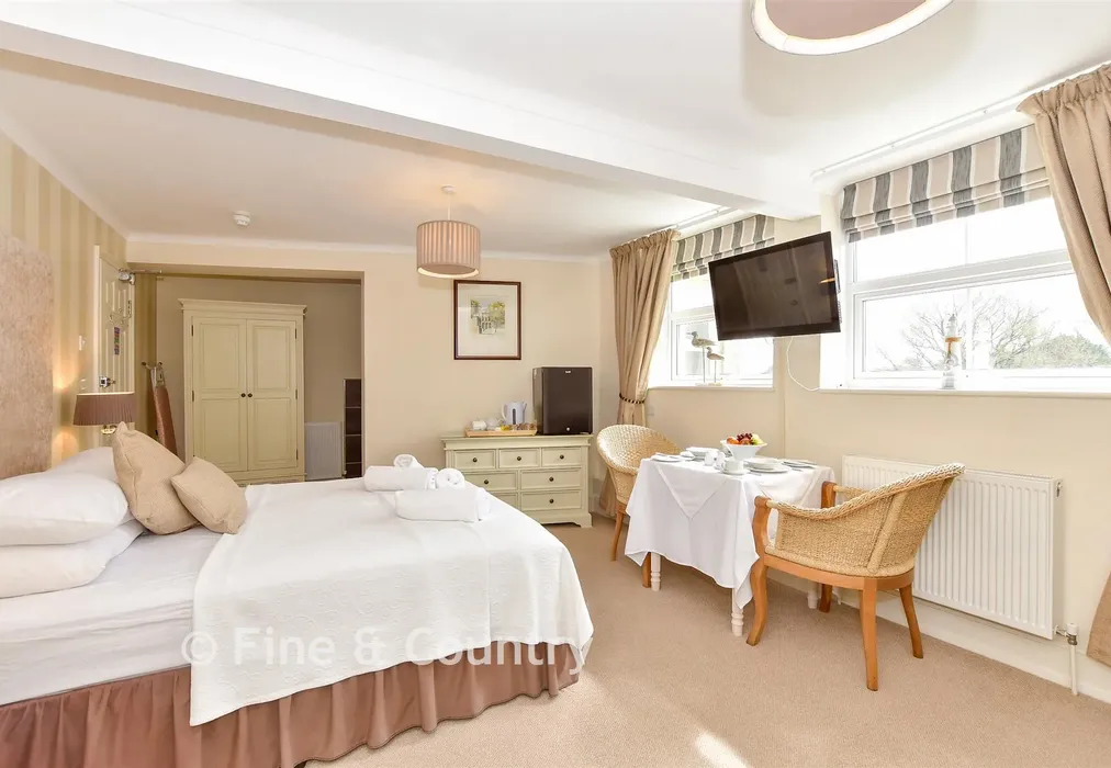 Room 10 - Highfield Road, Shanklin, Isle of Wight - Wards of Kent