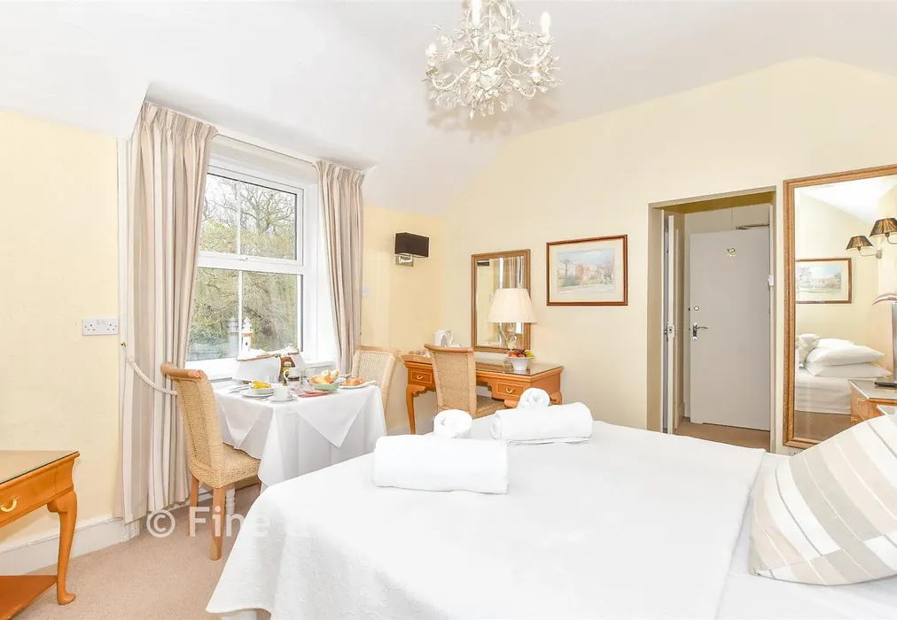 Room 12 - Highfield Road, Shanklin, Isle of Wight - Wards of Kent