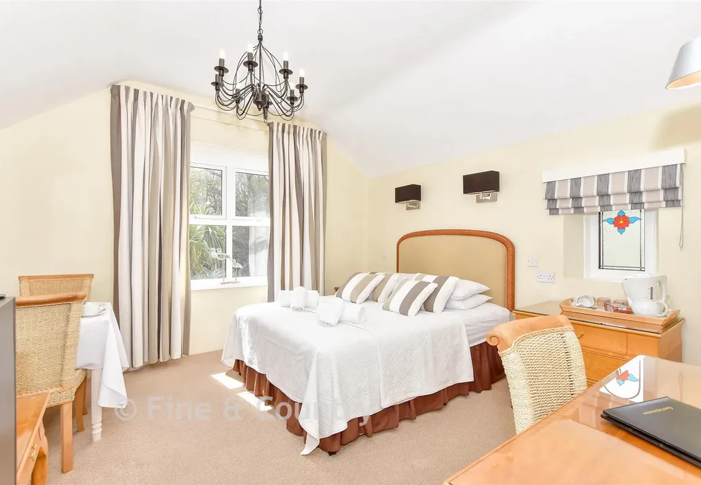 Room 14 - Highfield Road, Shanklin, Isle of Wight - Wards of Kent