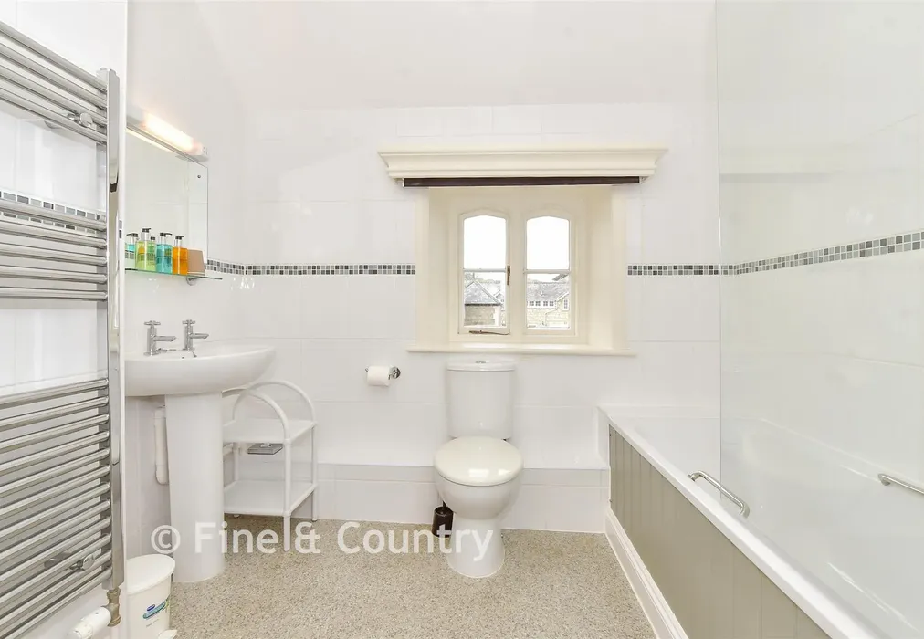En-Suite Bathroom - Highfield Road, Shanklin, Isle of Wight - Wards of Kent
