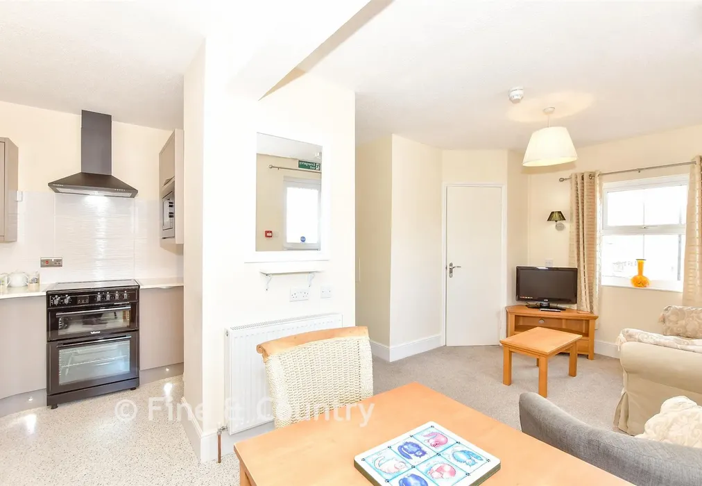 Room 16 - Highfield Road, Shanklin, Isle of Wight - Wards of Kent