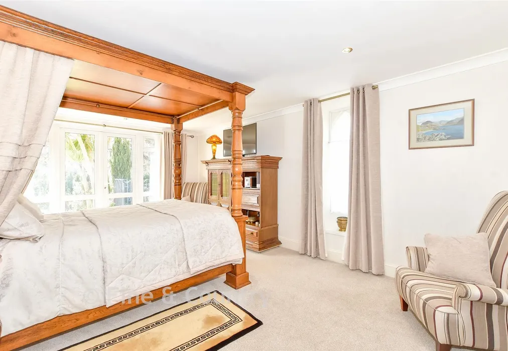Bedroom 1 - Highfield Road, Shanklin, Isle of Wight - Wards of Kent