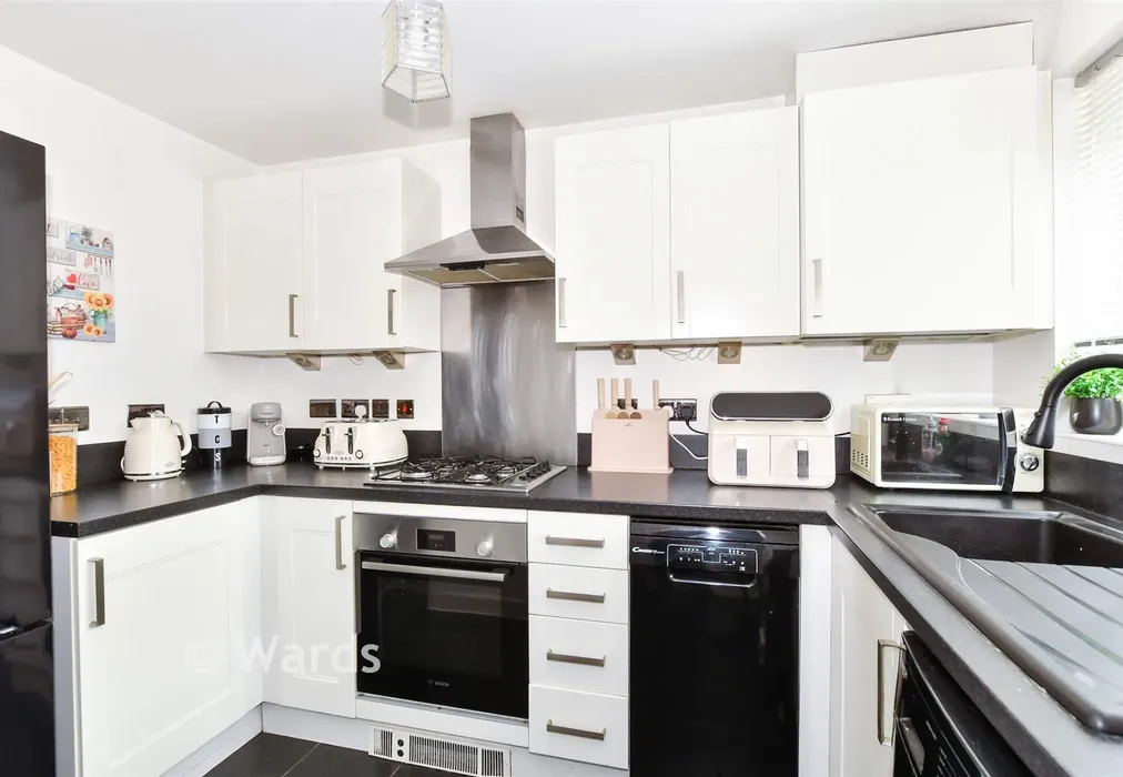 Kitchen - Cantium Place, Snodland, Kent - Wards of Kent