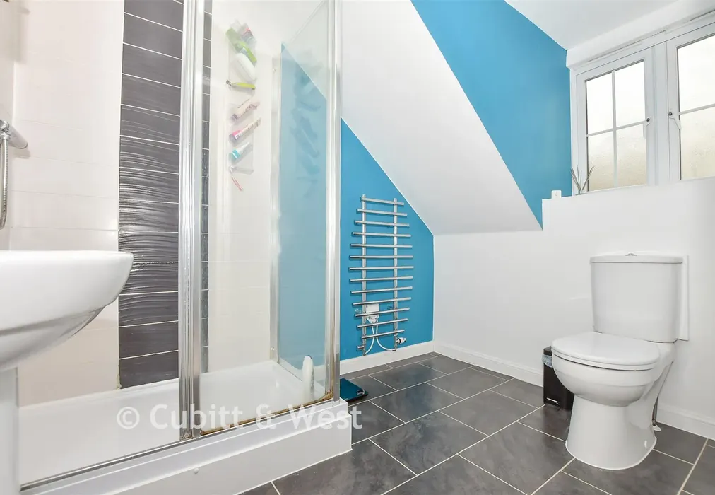 En-Suite Shower Room - Ashurst Way, East Grinstead, West Sussex - Wards of Kent