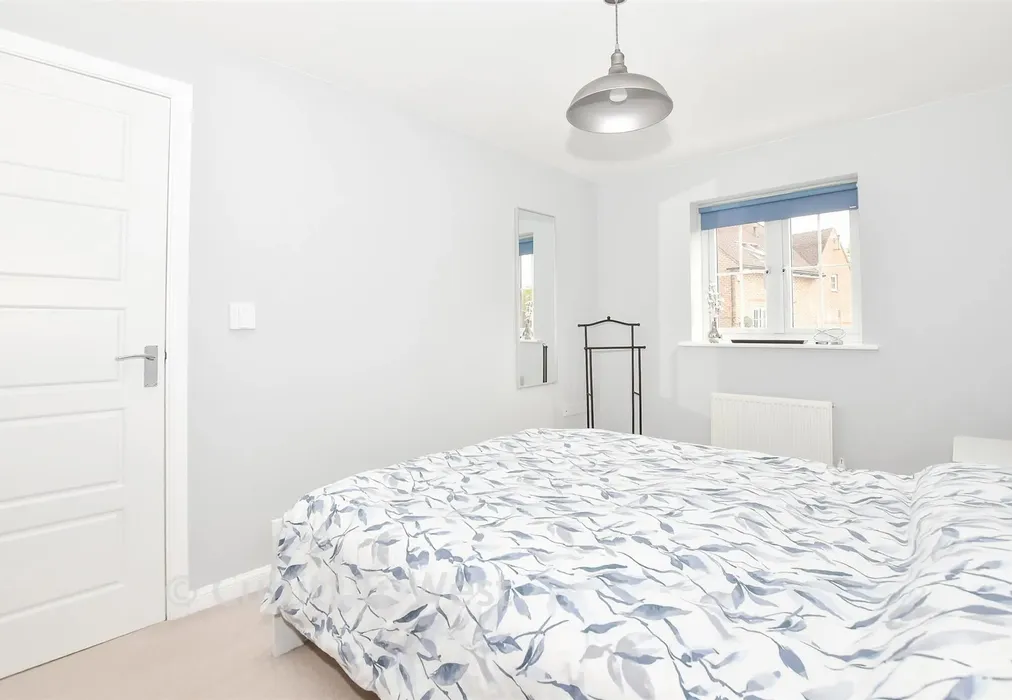 Bedroom 2 - Ashurst Way, East Grinstead, West Sussex - Wards of Kent