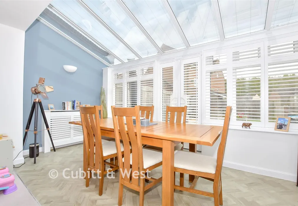 Lounge/Diner - Ashurst Way, East Grinstead, West Sussex - Wards of Kent