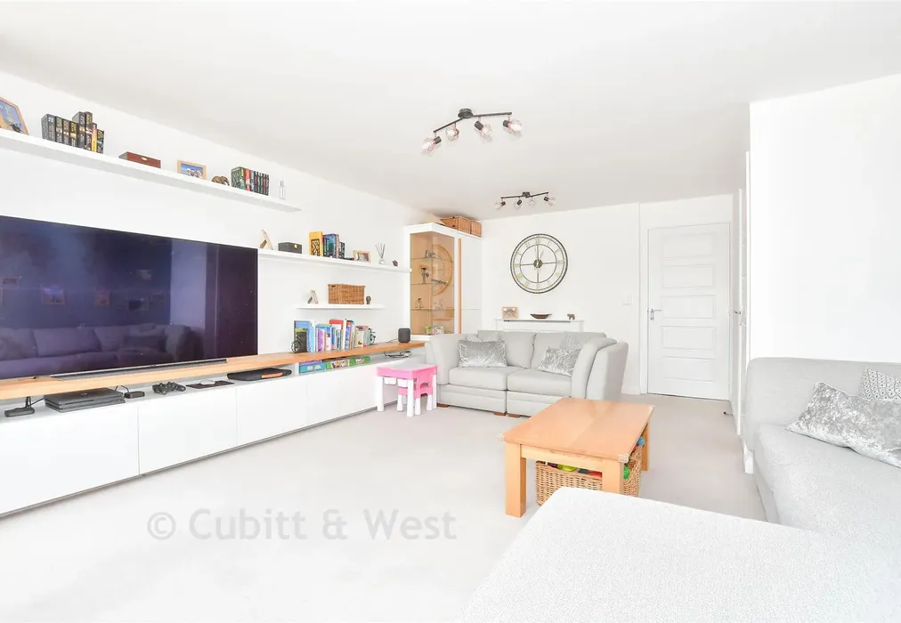 Lounge/Diner - Ashurst Way, East Grinstead, West Sussex - Wards of Kent
