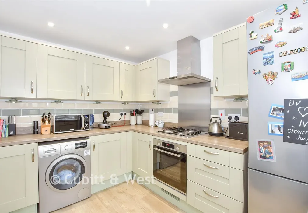 Kitchen - Ashurst Way, East Grinstead, West Sussex - Wards of Kent