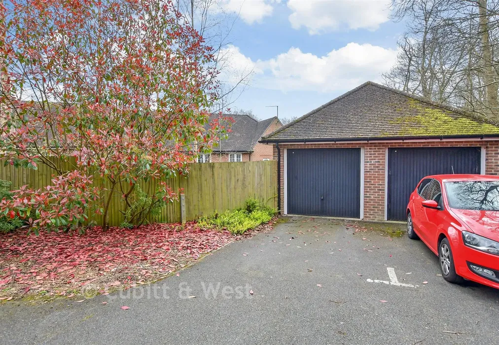 Garage - Ashurst Way, East Grinstead, West Sussex - Wards of Kent