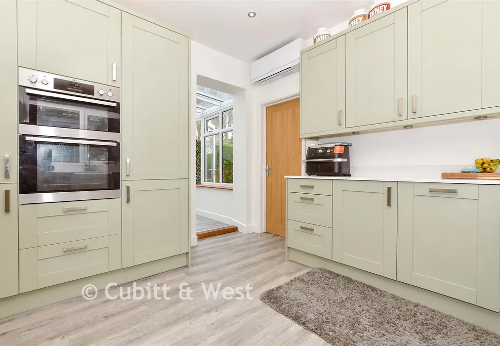 Kitchen - Victoria Road, Emsworth, Hampshire - Wards of Kent