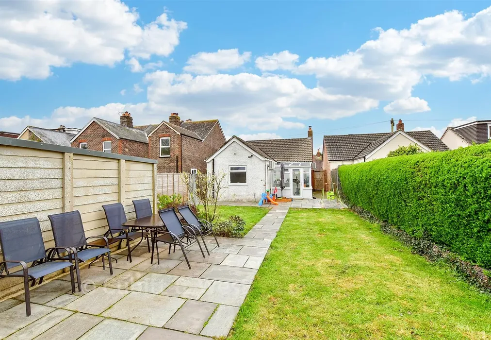 Rear Garden - Victoria Road, Emsworth, Hampshire - Wards of Kent