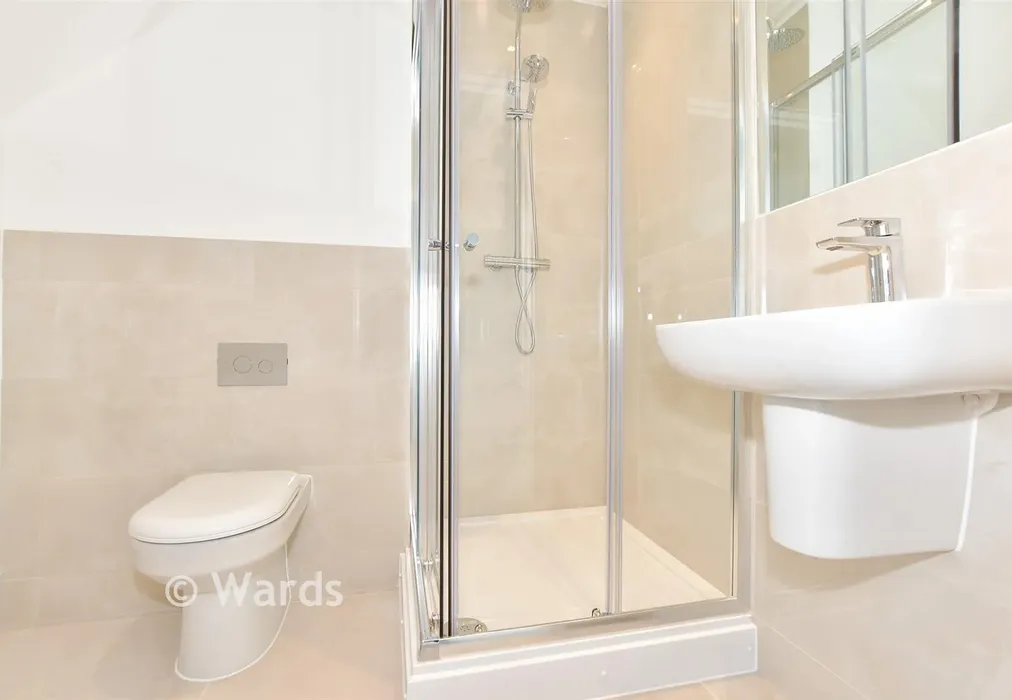 En-Suite - Sutherland Park, Boundary Road, Hythe, Kent - Wards of Kent