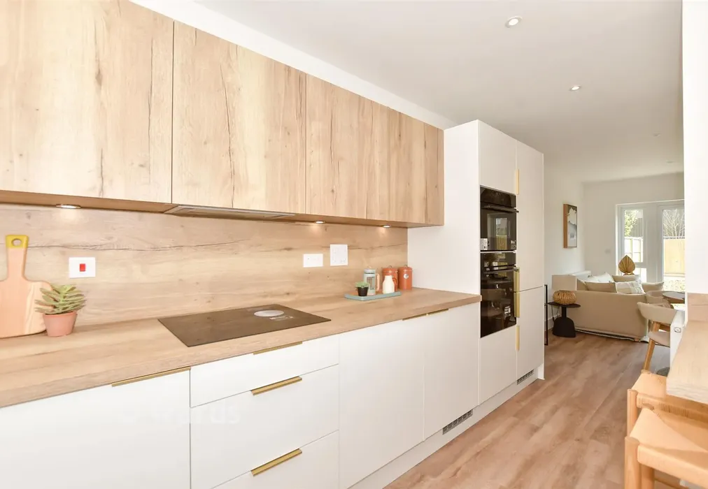 Kitchen - Sutherland Park, Boundary Road, Hythe, Kent - Wards of Kent