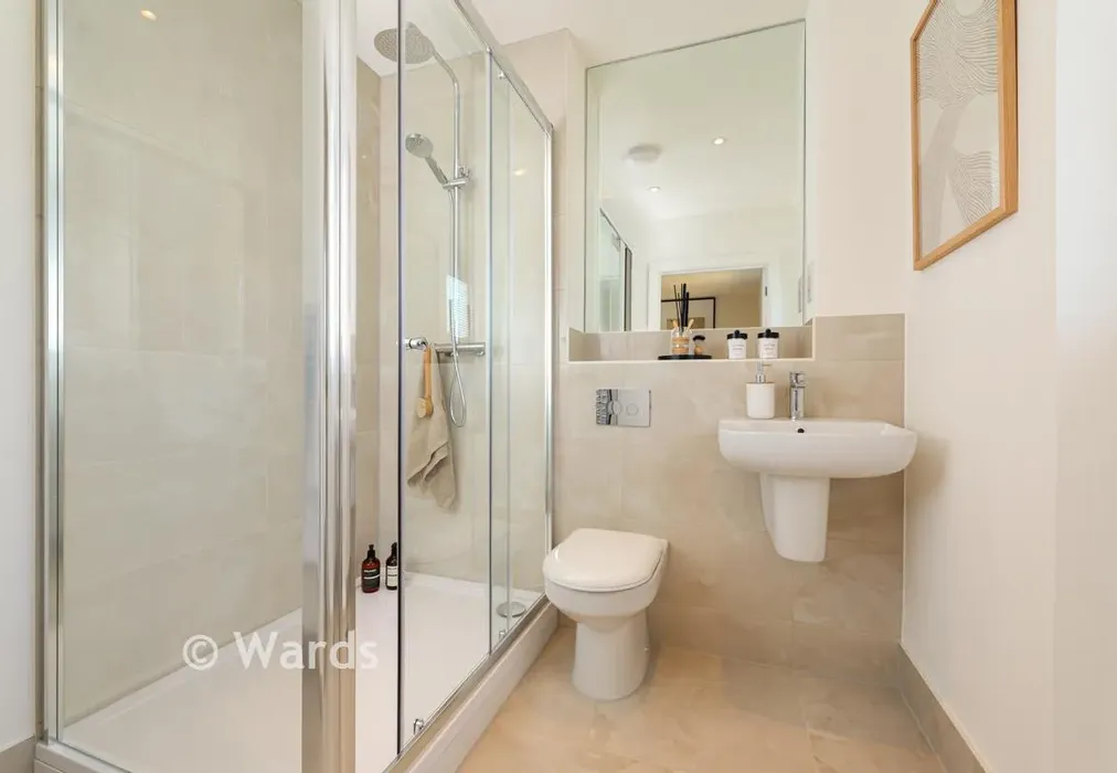 Shower Room - Boundary Road, Sutherland Park, Hythe, Kent - Wards of Kent