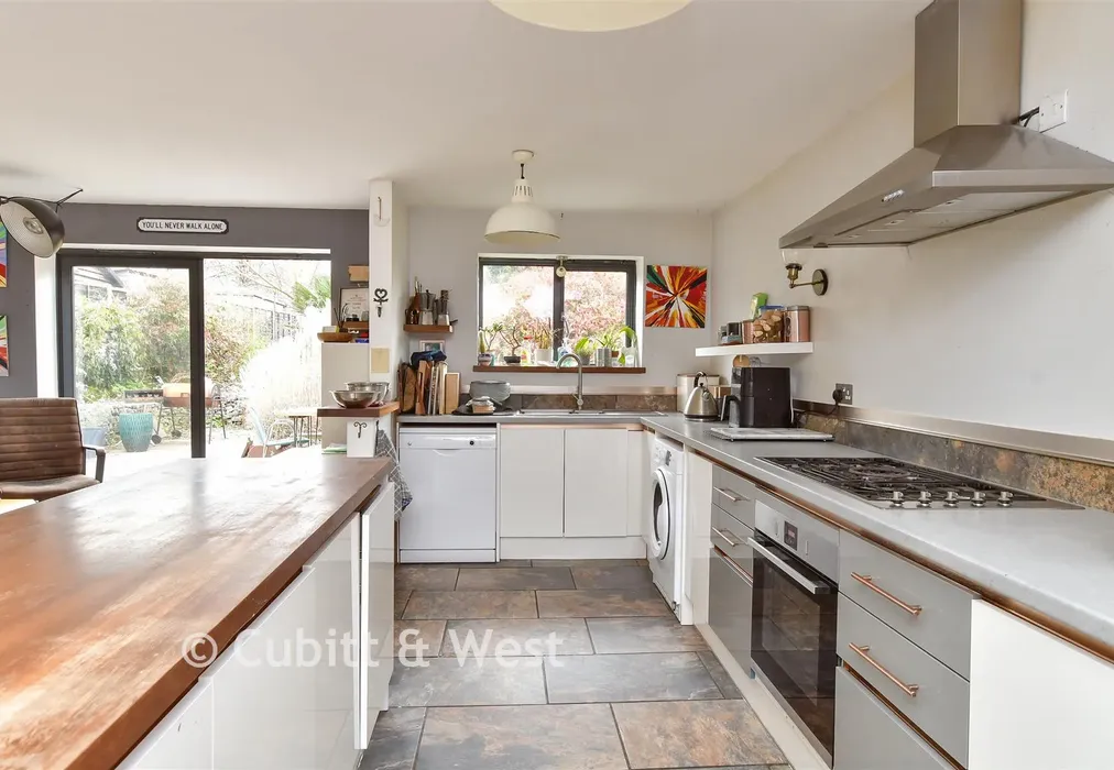 Lounge/ Kitchen/ Diner - Carden Avenue, Brighton, East Sussex - Wards of Kent
