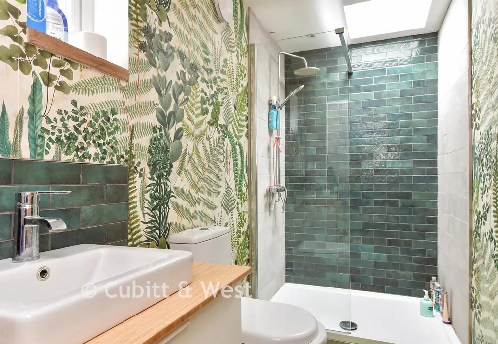 Shower Room - Carden Avenue, Brighton, East Sussex - Wards of Kent