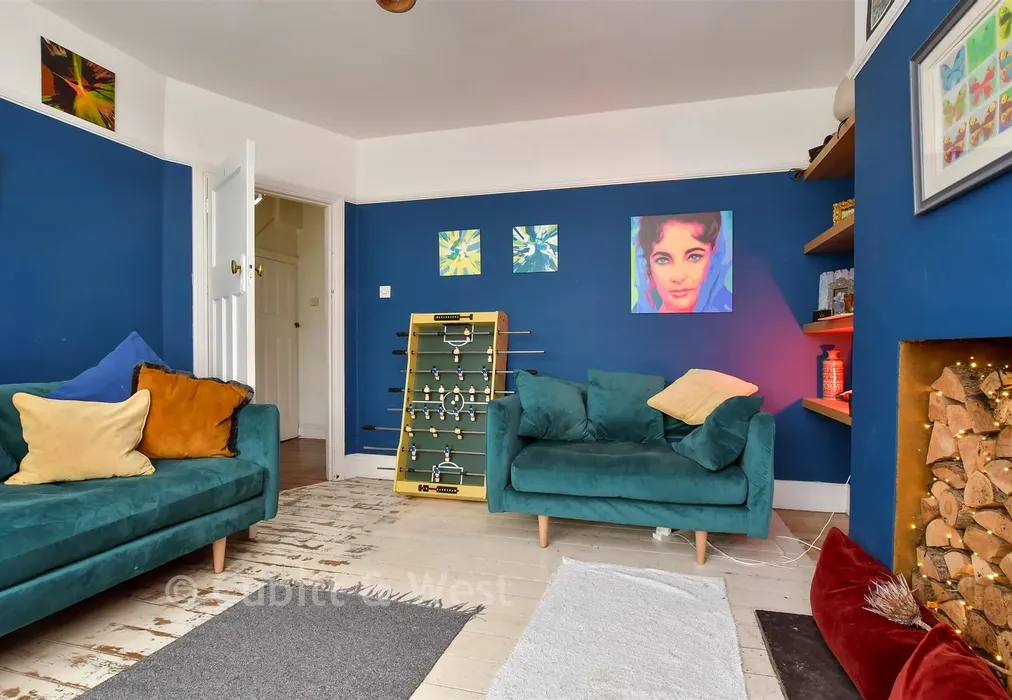 Sitting Room/ Bedroom 4 - Carden Avenue, Brighton, East Sussex - Wards of Kent