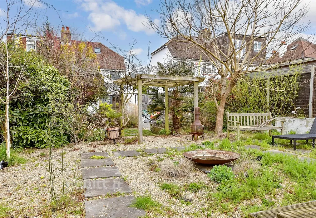 Rear Garden - Carden Avenue, Brighton, East Sussex - Wards of Kent