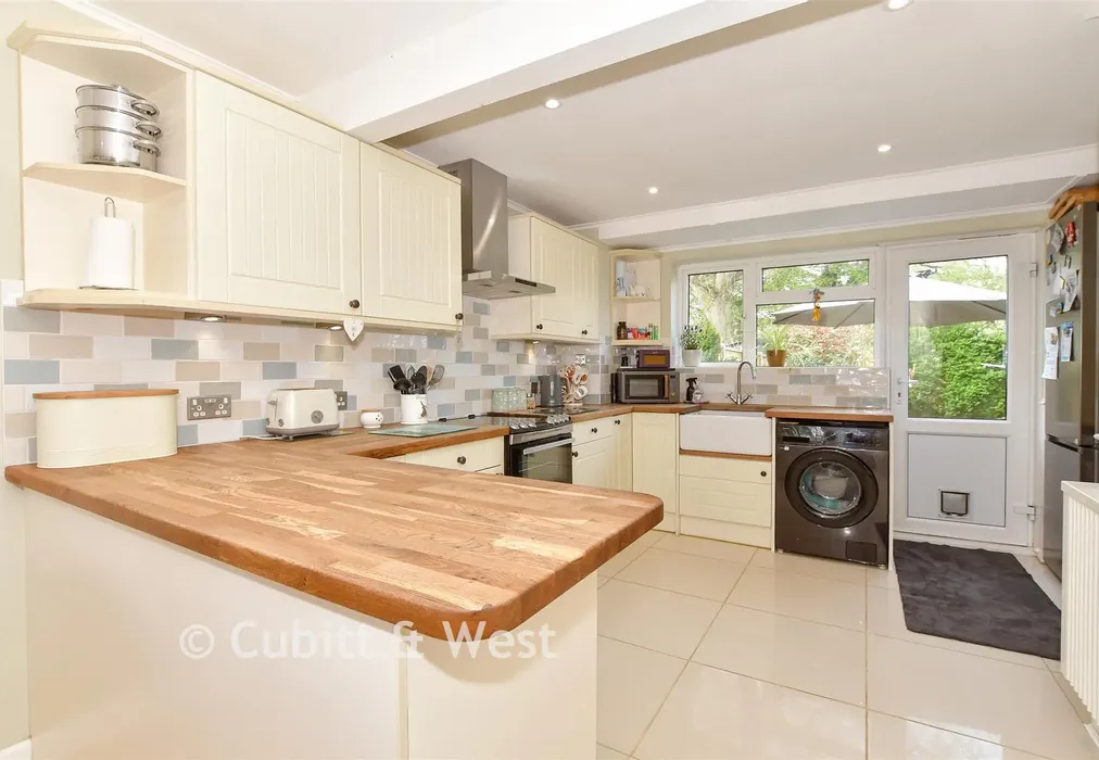 Kitchen/Diner - Langhurst Close, Horsham, West Sussex - Wards of Kent