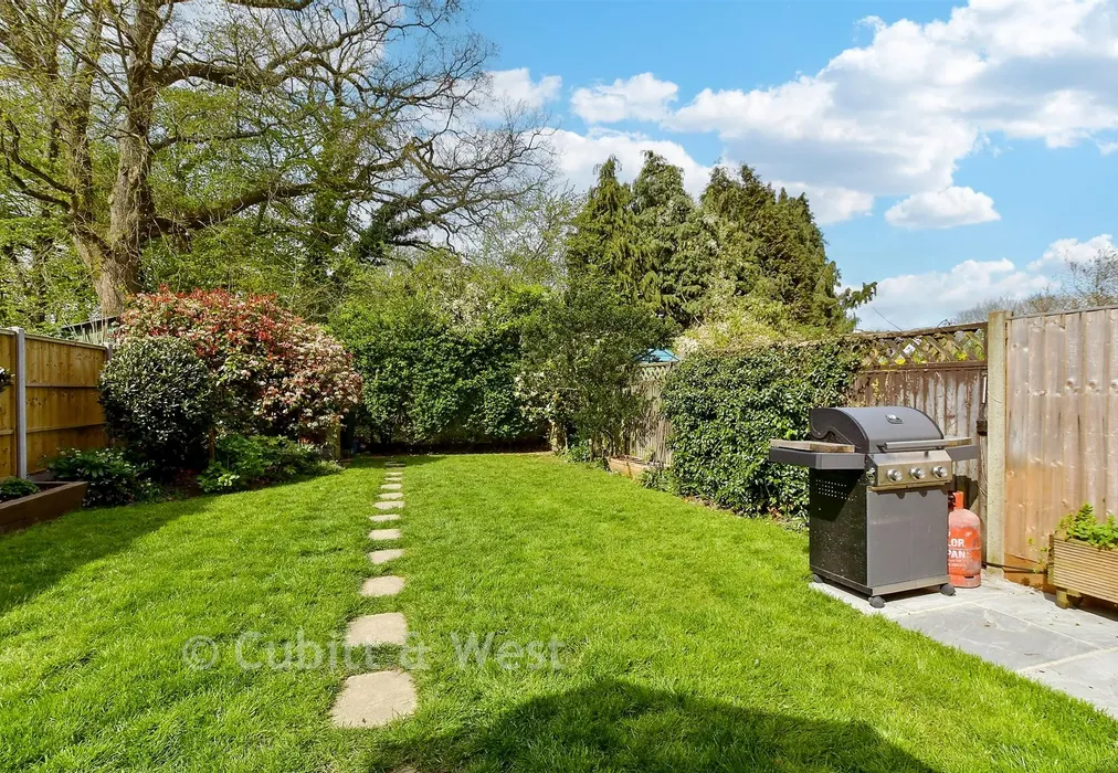 Rear Garden - Langhurst Close, Horsham, West Sussex - Wards of Kent