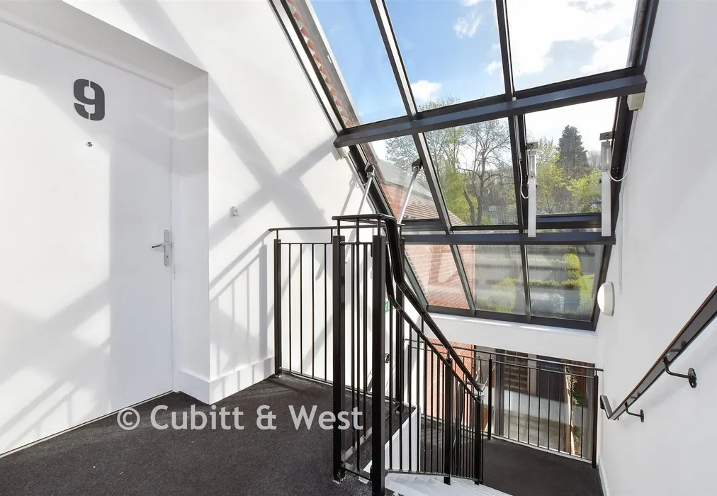 Internal Lifestyle Photograph - Old Lodge Lane, Purley, Surrey - Wards of Kent