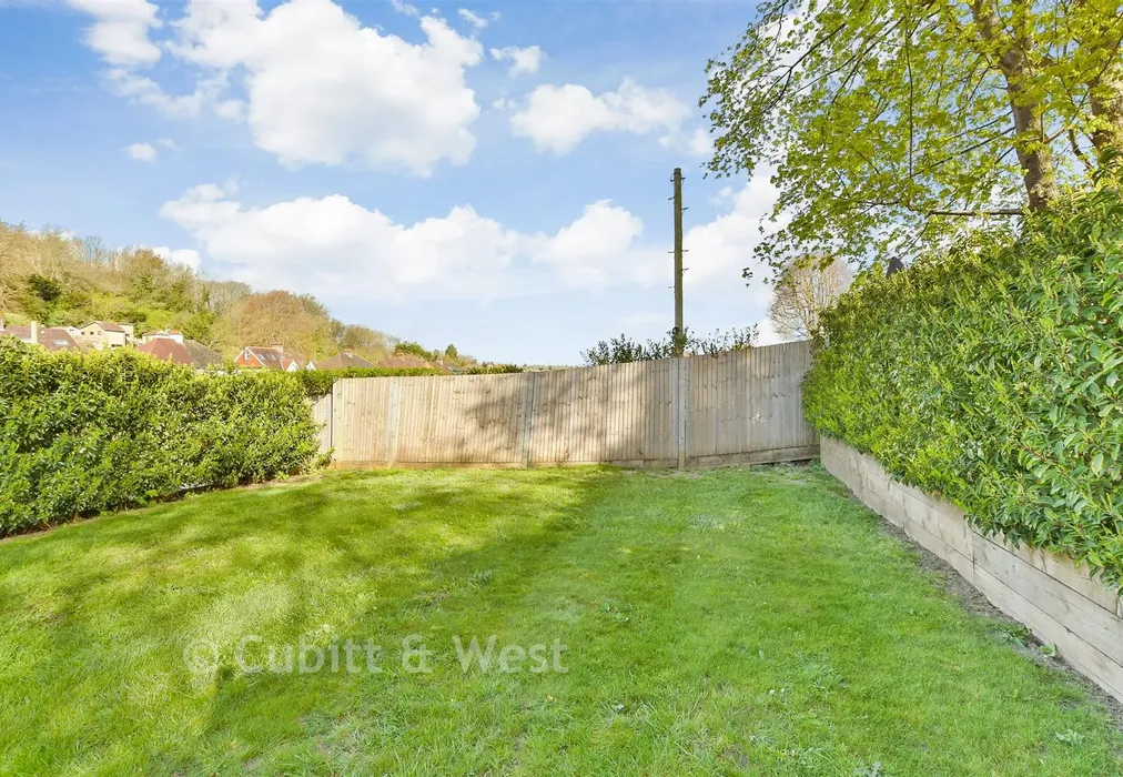 Rear Garden - Old Lodge Lane, Purley, Surrey - Wards of Kent