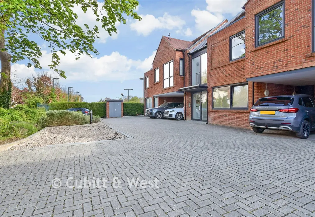 Driveway/Parking - Old Lodge Lane, Purley, Surrey - Wards of Kent