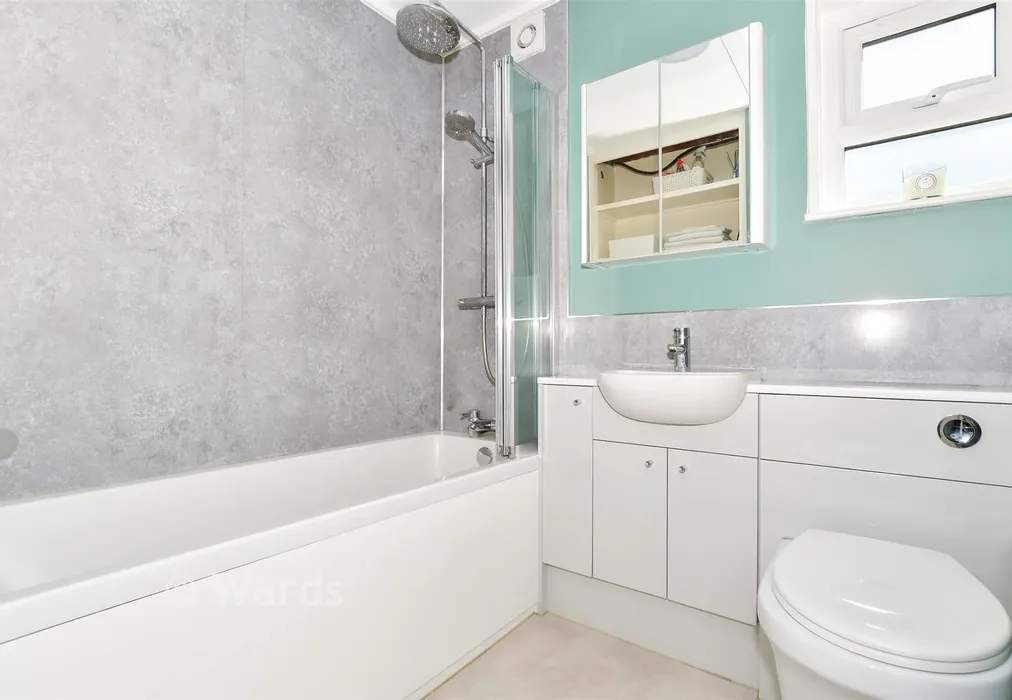Bathroom - Hermitage Lane, Aylesford, Kent - Wards of Kent