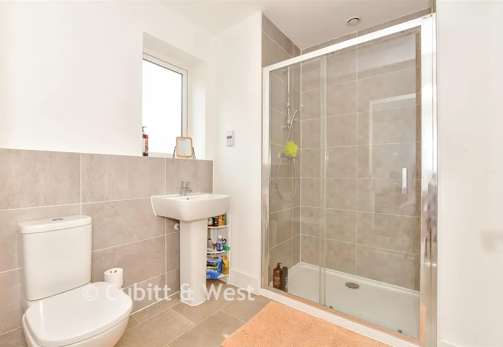 En-Suite Shower Room - North Mead, Chichester, West Sussex - Wards of Kent