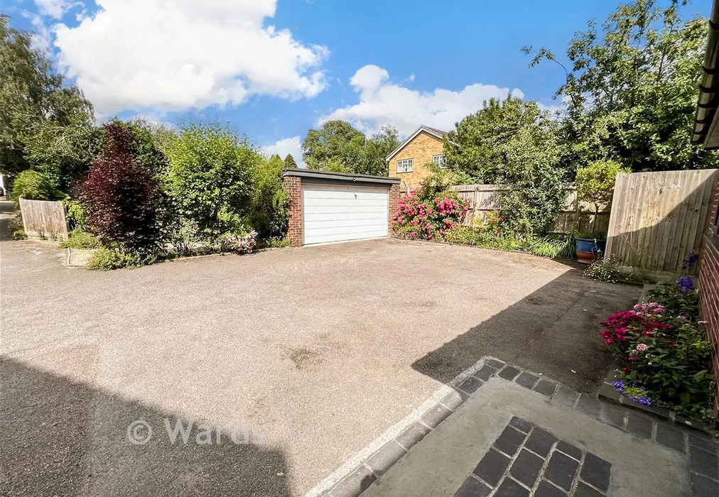 Garage/Parking - Ashford Road, Bearsted, Maidstone, Kent - Wards of Kent