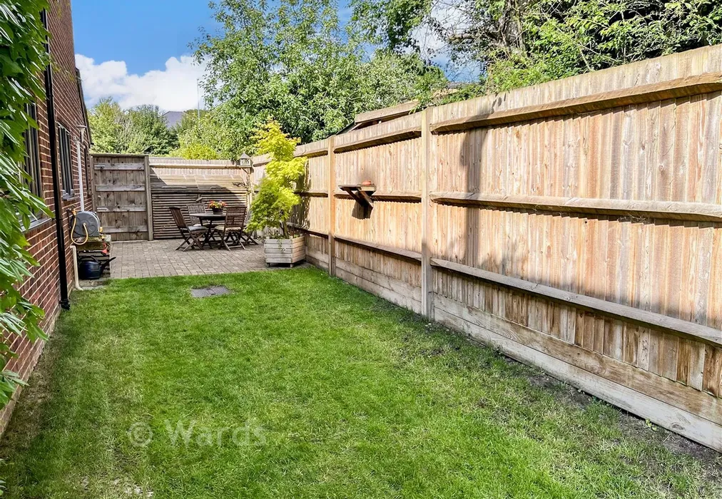 Side Garden - Ashford Road, Bearsted, Maidstone, Kent - Wards of Kent