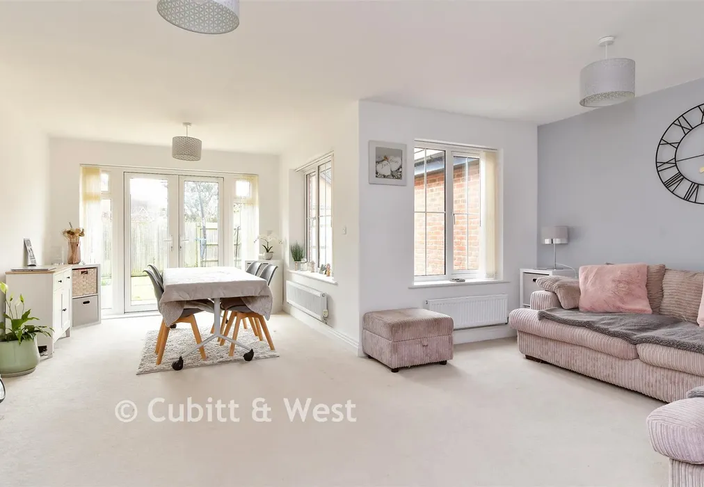 Lounge - Clarks Croft, Ringmer, Lewes, East Sussex - Wards of Kent