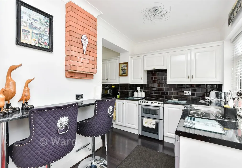 Kitchen - Salisbury Avenue, Broadstairs, Kent - Wards of Kent