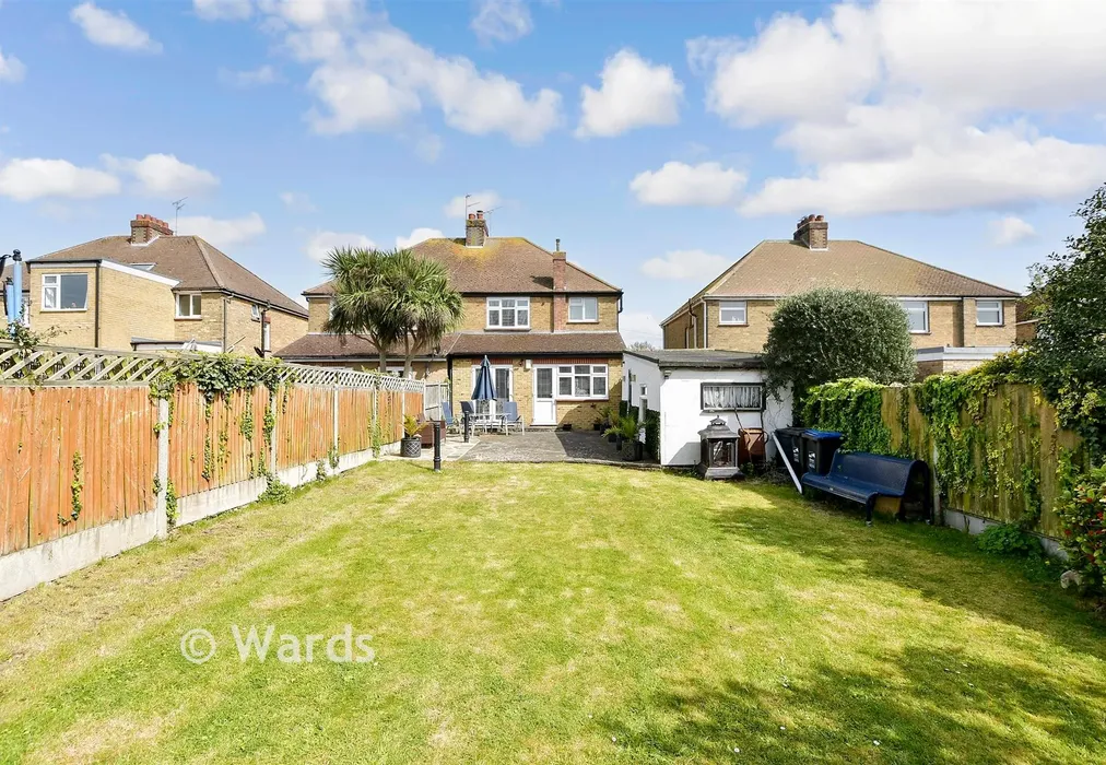 Rear Garden - Salisbury Avenue, Broadstairs, Kent - Wards of Kent