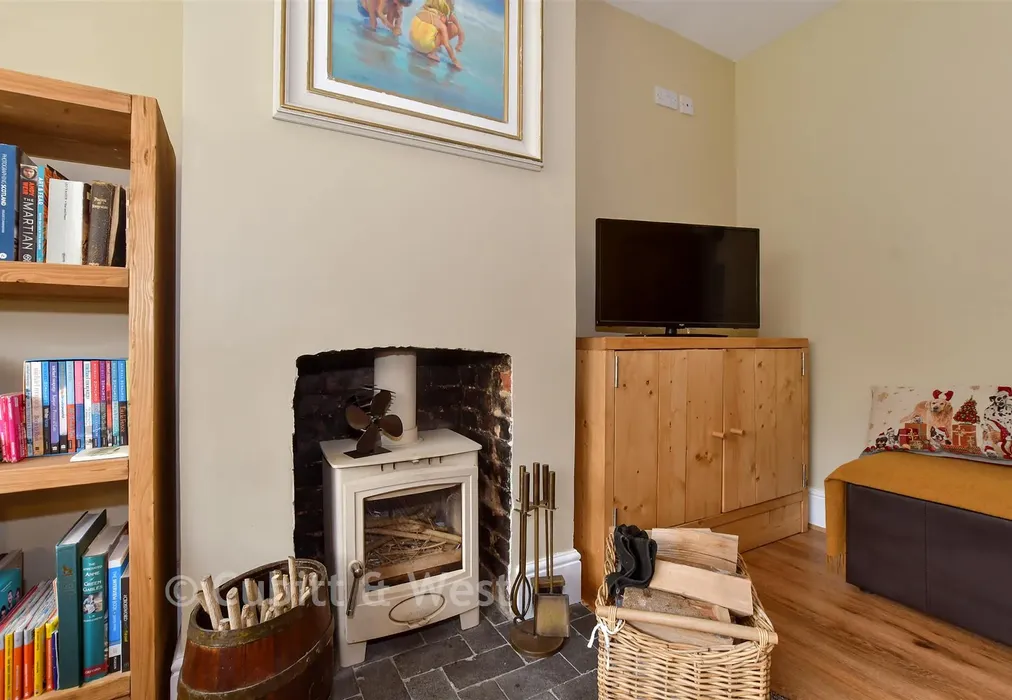 Internal Lifestyle Photograph - Dunsfold Road, Alfold, Cranleigh, Surrey - Wards of Kent