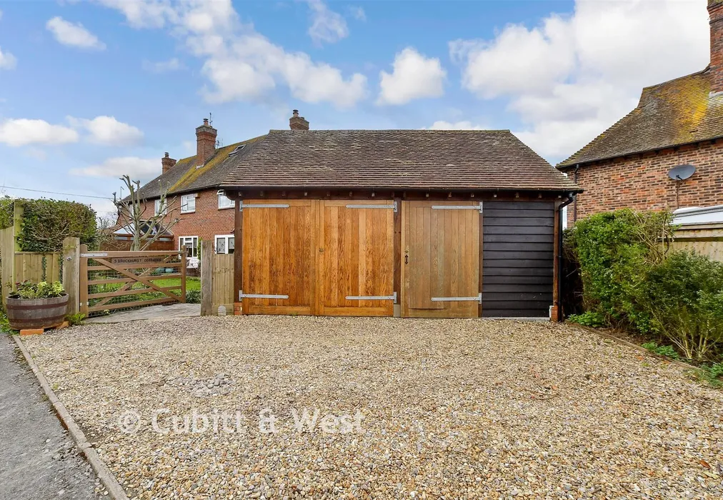 Driveway/Parking - Dunsfold Road, Alfold, Cranleigh, Surrey - Wards of Kent