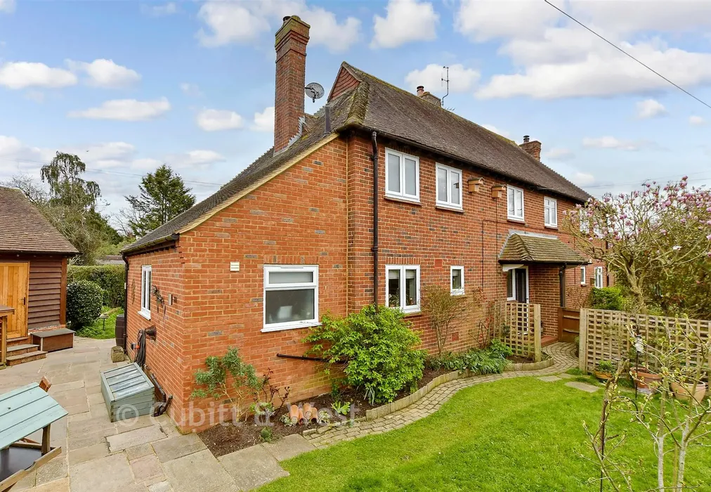 Front Elevation - Dunsfold Road, Alfold, Cranleigh, Surrey - Wards of Kent