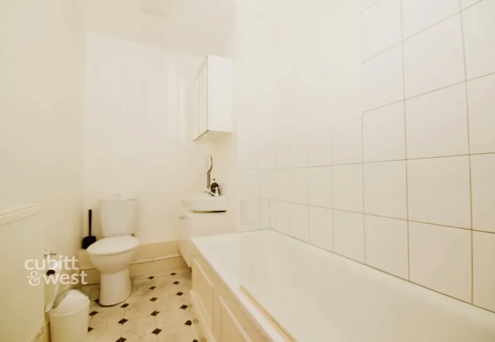 c12e85d7-DSC_0033... - Portland Road, London SE25 - Wards of Kent